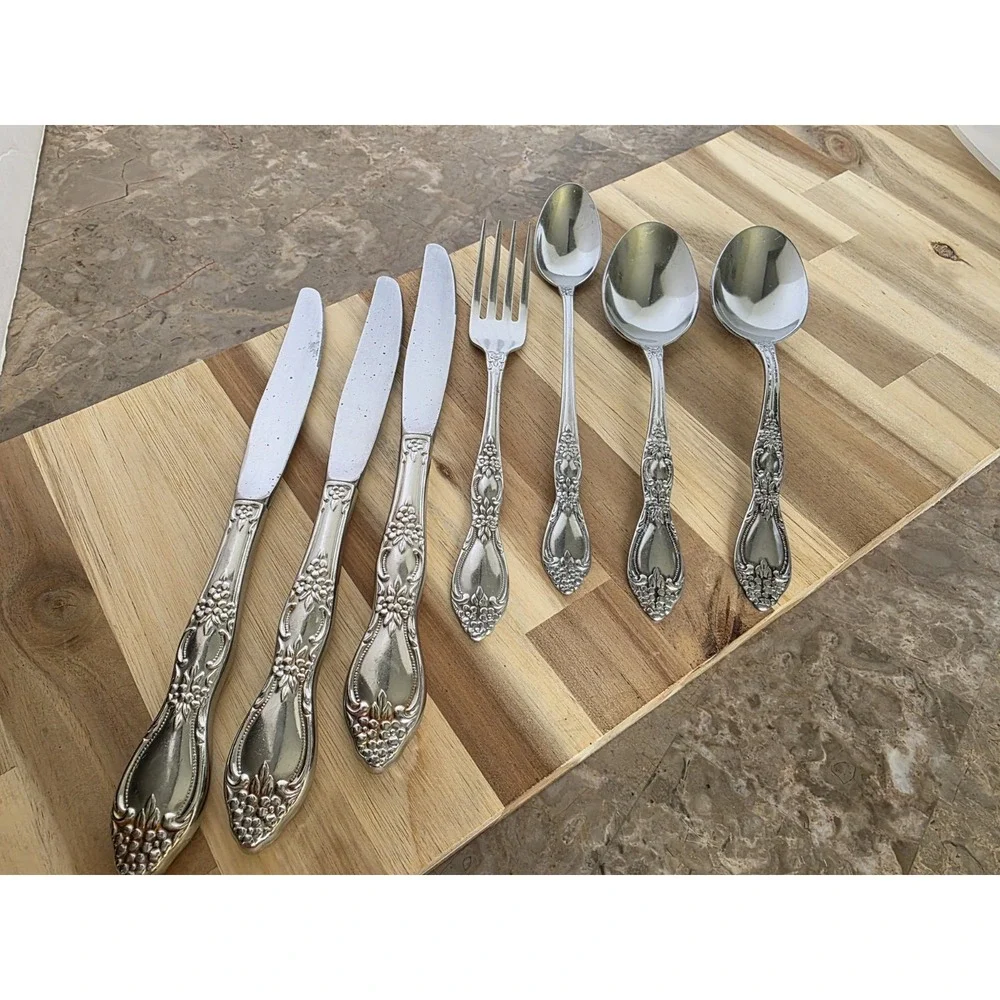 Vintage Oneida Assorted Lot  1977 Huntington‎ Wm A Rogers Deluxe Stainless